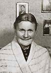 Maret L. &Oslash;ye, Surna